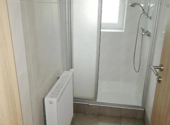 Christian Apartment *